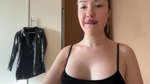 Snapshot of urdevilbaby chatting on 02/23/26, 07:17 Margo online show from 02/23/26, 07:17