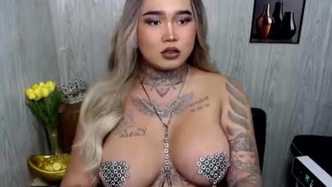 Snapshot of urfabtattooqueen chatting on 06/23/26, 07:39 Maxxie online show from 06/23/26, 07:39