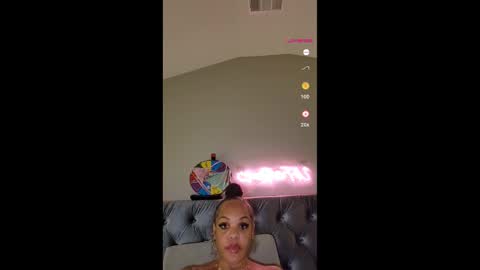 urfaveriri online show from 12/04/25, 11:41