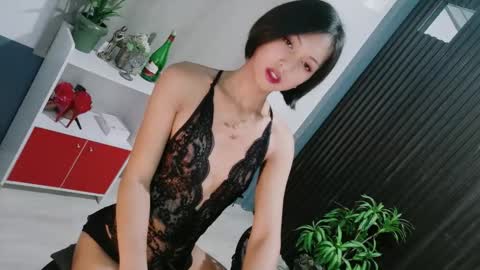 Snapshot of urfavouriteaddiction chatting on 02/07/26, 10:19 Rianne online show from 02/07/26, 10:19