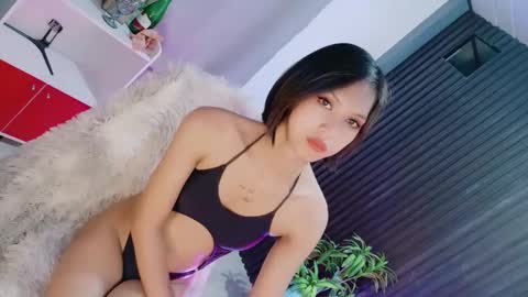 Snapshot of urfavouriteaddiction chatting on 03/04/26, 06:25 Rianne online show from 03/04/26, 06:25