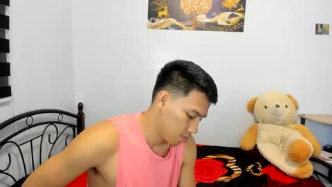 urfucker_vinz online show from 05/05/26, 12:46