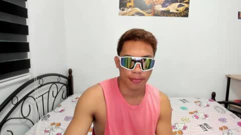 urfucker_vinz online show from 06/15/26, 04:58