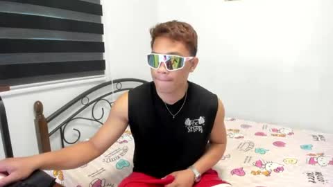 urfucker_vinz online show from 06/19/26, 05:12