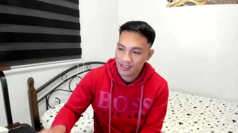 urfucker_vinz online show from 06/26/26, 12:31