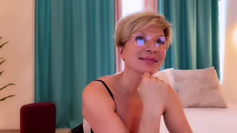 Snapshot of urgoddessjenny chatting on 07/10/26, 11:57 Jenny online show from 07/10/26, 11:57