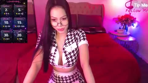 Snapshot of urgoddessofsex chatting on 01/22/25, 06:20 angela online show from 01/22/25, 06:20