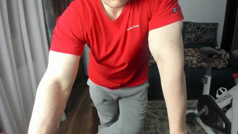 Snapshot of urgymcrush chatting on 01/29/25, 10:32 UrGymCrush online show from 01/29/25, 10:32