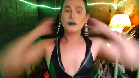 Snapshot of urhardcockqueenxxx chatting on 02/15/26, 09:55 queen norelle online show from 02/15/26, 09:55