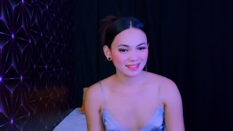 Snapshot of urhot_maxine chatting on 07/17/26, 10:55 urhot_maxine online show from 07/17/26, 10:55