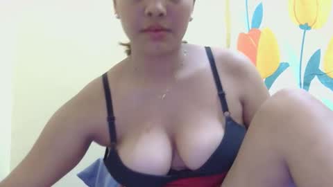 Snapshot of urhotasianbeauty chatting on 05/14/26, 04:36 urhotasianbeauty online show from 05/14/26, 04:36