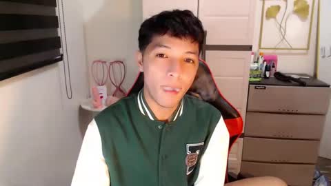 Snapshot of urhotethanxx chatting on 04/11/26, 03:05 Ethan online show from 04/11/26, 03:05