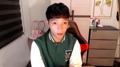 Snapshot of urhotethanxx chatting on 04/19/26, 04:06 Ethan online show from 04/19/26, 04:06