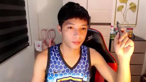 Snapshot of urhotethanxx chatting on 04/26/26, 04:37 Ethan online show from 04/26/26, 04:37