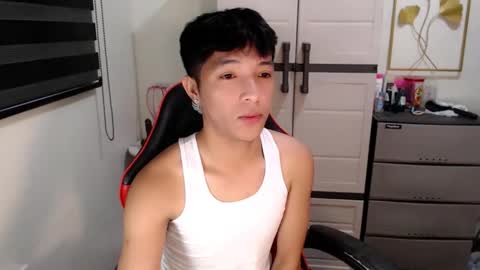 Snapshot of urhotethanxx chatting on 05/15/26, 10:50 Ethan online show from 05/15/26, 10:50