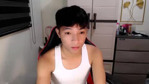 Snapshot of urhotethanxx chatting on 05/15/26, 11:01 Ethan online show from 05/15/26, 11:01