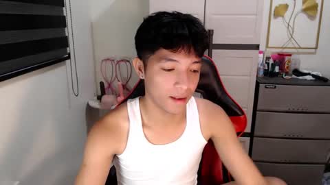 Snapshot of urhotethanxx chatting on 05/16/26, 12:18 Ethan online show from 05/16/26, 12:18
