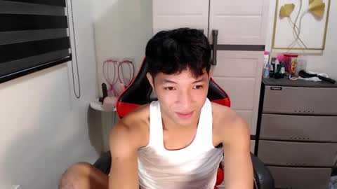 Snapshot of urhotethanxx chatting on 05/16/26, 12:29 Ethan online show from 05/16/26, 12:29