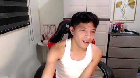 Snapshot of urhotethanxx chatting on 05/16/26, 12:51 Ethan online show from 05/16/26, 12:51