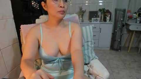 Snapshot of urhotmistress02 chatting on 05/05/26, 12:35 urhotmistress02 online show from 05/05/26, 12:35