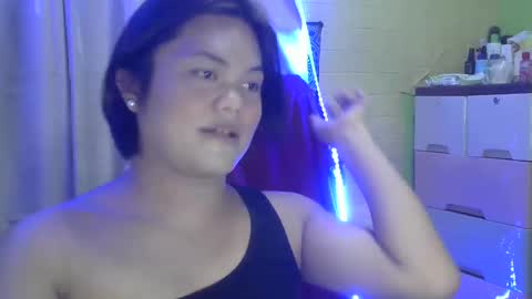 Snapshot of urhottie_bella chatting on 01/29/25, 10:27 urhottie_bella online show from 01/29/25, 10:27