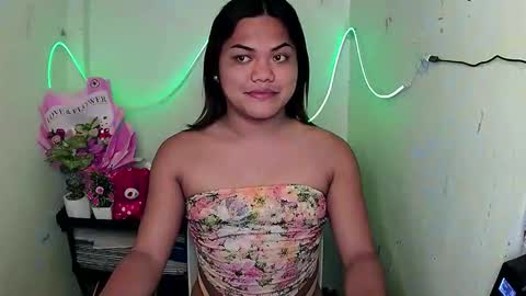 Snapshot of urhottie_bella chatting on 09/18/25, 11:40 urhottie_bella online show from 09/18/25, 11:40