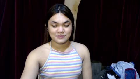 Snapshot of urhottie_bella chatting on 06/15/26, 04:15 urhottie_bella online show from 06/15/26, 04:15
