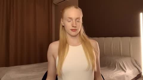 Snapshot of uriyani chatting on 05/26/26, 05:42 ElizabethLizy online show from 05/26/26, 05:42