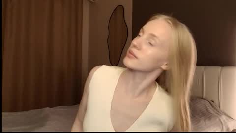 Snapshot of uriyani chatting on 05/29/26, 06:06 ElizabethLizy online show from 05/29/26, 06:06