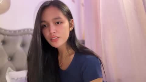 Amira online show from 11/12/25, 03:29