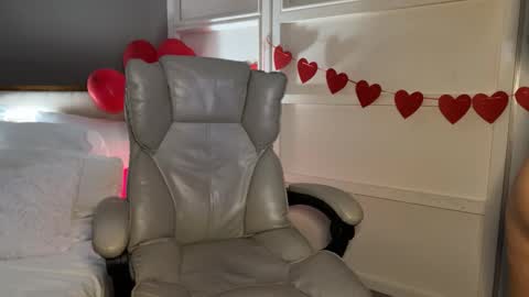 Snapshot of urlillshy chatting on 02/25/26, 01:15 Kristina online show from 02/25/26, 01:15