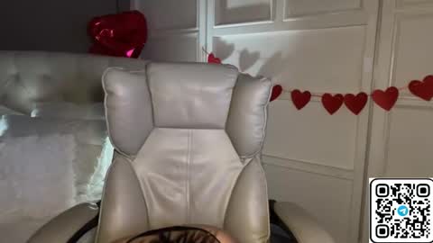 Snapshot of urlillshy chatting on 03/06/26, 01:02 Kristina online show from 03/06/26, 01:02