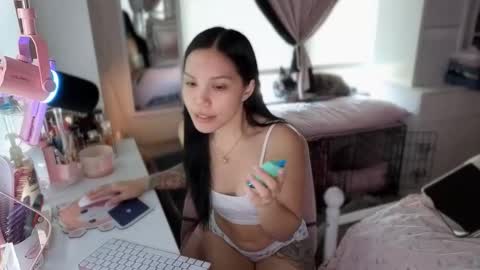 urlittlefilipina online show from 11/16/25, 04:23