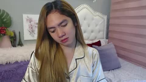 Snapshot of urlovelypinayxxx chatting on 04/05/26, 05:10 MIYA online show from 04/05/26, 05:10