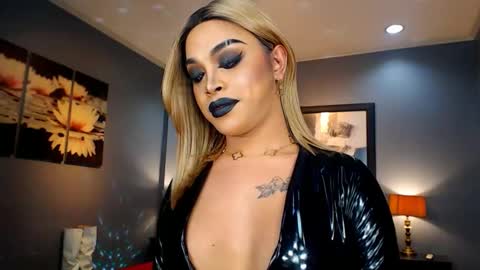 UrMajestyTyra online show from 02/01/25, 02:16