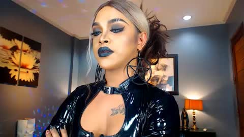 UrMajestyTyra online show from 02/05/25, 06:46