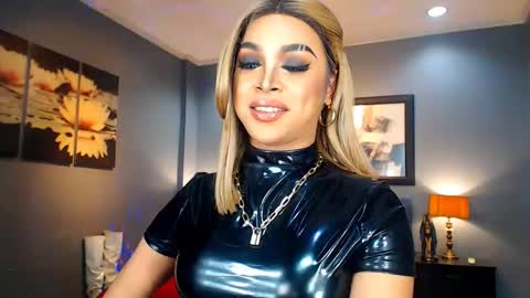 UrMajestyTyra online show from 02/17/25, 04:53