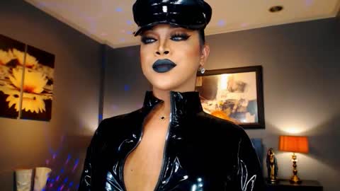 UrMajestyTyra online show from 09/30/25, 01:43