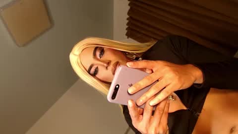 Snapshot of urnauthy_ciliaxxx chatting on 02/08/25, 04:57 cecilia online show from 02/08/25, 04:57