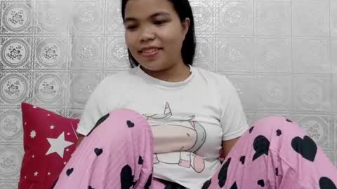 Snapshot of urpinaygirl69 chatting on 06/27/26, 01:17 urpinaygirl69 online show from 06/27/26, 01:17