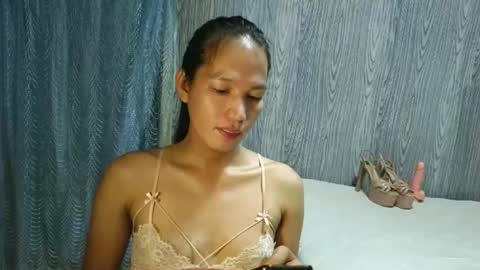 Snapshot of urpinaylovelyjuliaxxx chatting on 11/28/25, 01:41 queen julia not into CHEAPGUY online show from 11/28/25, 01:41