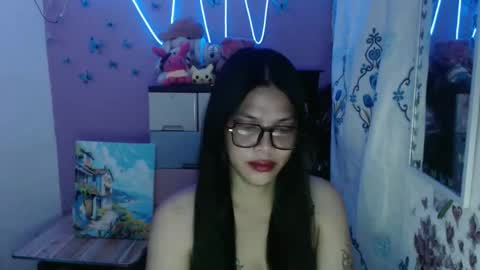 Snapshot of urpreciouspinayxxx chatting on 03/21/26, 01:10 hi im kim online show from 03/21/26, 01:10