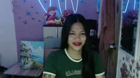 Snapshot of urpreciouspinayxxx chatting on 03/24/26, 12:26 hi im kim online show from 03/24/26, 12:26