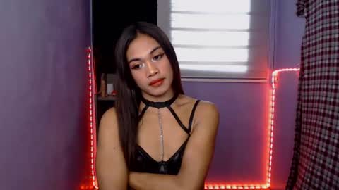 Snapshot of urprettyangel chatting on 12/10/24, 03:52 angel online show from 12/10/24, 03:52