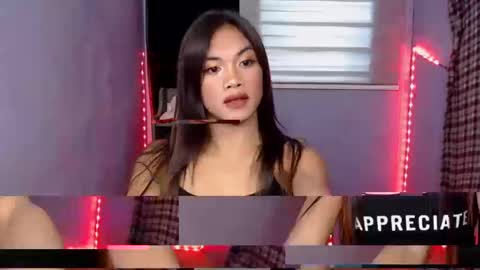 Snapshot of urprettyangel chatting on 01/05/25, 05:41 angel online show from 01/05/25, 05:41