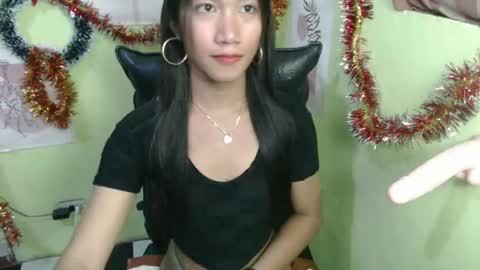 Snapshot of urprincessamara69 chatting on 12/10/24, 04:49 Amara online show from 12/10/24, 04:49
