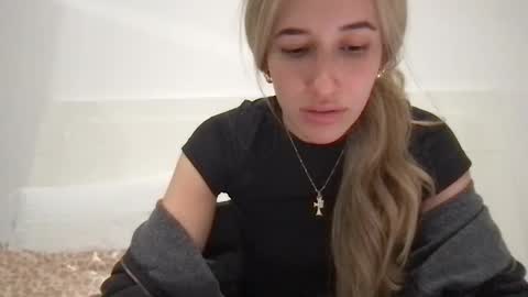 Snapshot of urprincessxox chatting on 12/14/25, 03:34 urprincessxox online show from 12/14/25, 03:34