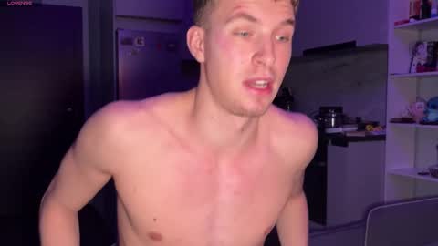 Snapshot of ursaotome chatting on 10/25/25, 01:18 ursaotome online show from 10/25/25, 01:18