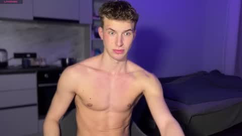 Snapshot of ursaotome chatting on 10/31/25, 12:22 ursaotome online show from 10/31/25, 12:22