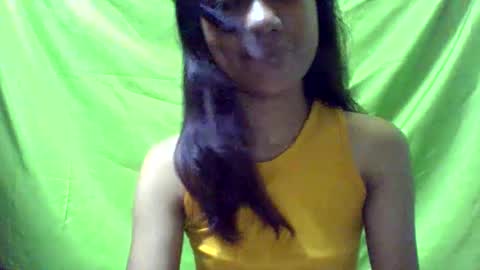 Snapshot of ursexydoll18 chatting on 01/13/25, 01:45 Darlyn room online show from 01/13/25, 01:45